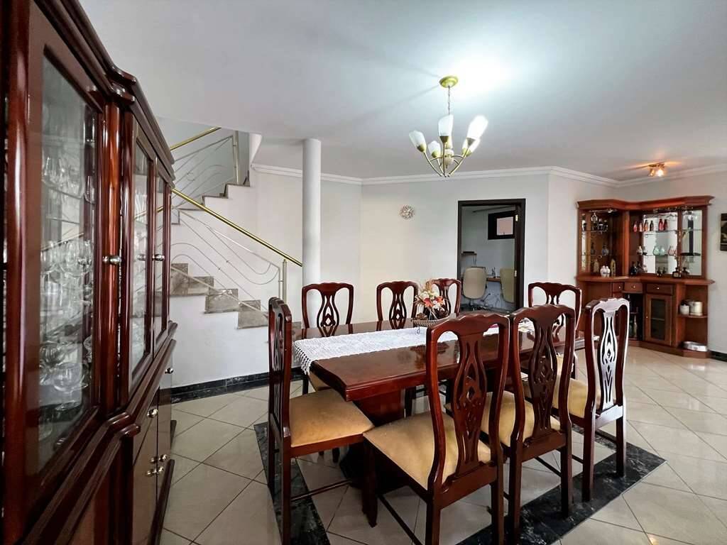 Casa à venda com 3 quartos, 433m² - Foto 13