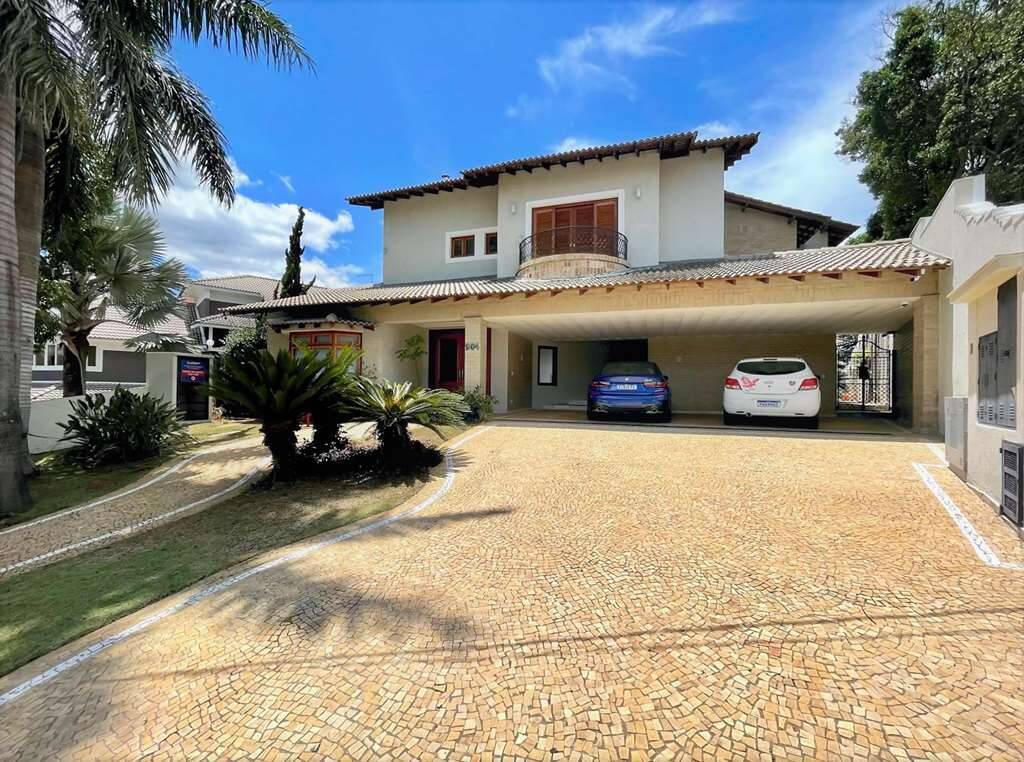 Casa à venda com 5 quartos, 1315m² - Foto 1