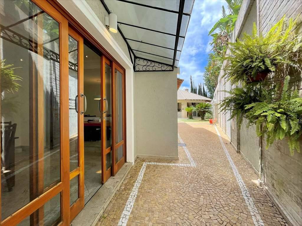 Casa à venda com 5 quartos, 1315m² - Foto 17