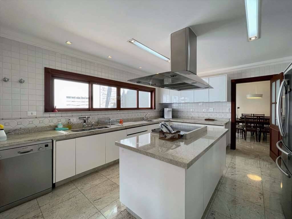 Casa à venda com 5 quartos, 1315m² - Foto 25
