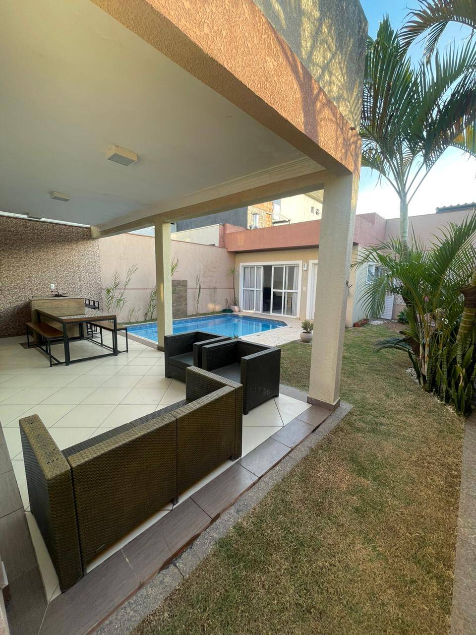 Casa à venda e aluguel com 3 quartos, 250m² - Foto 12