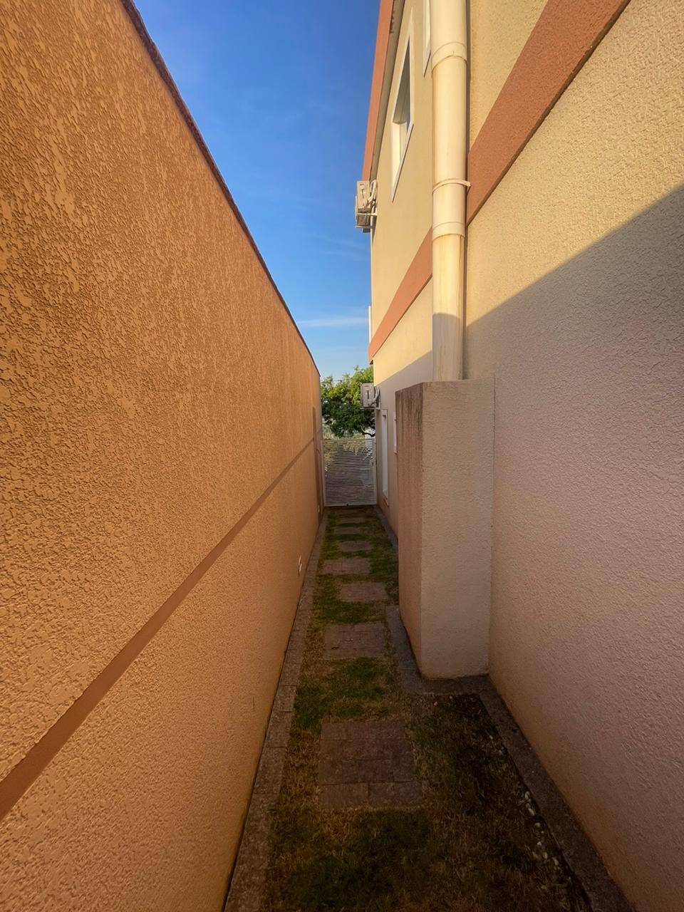 Casa à venda e aluguel com 3 quartos, 250m² - Foto 13