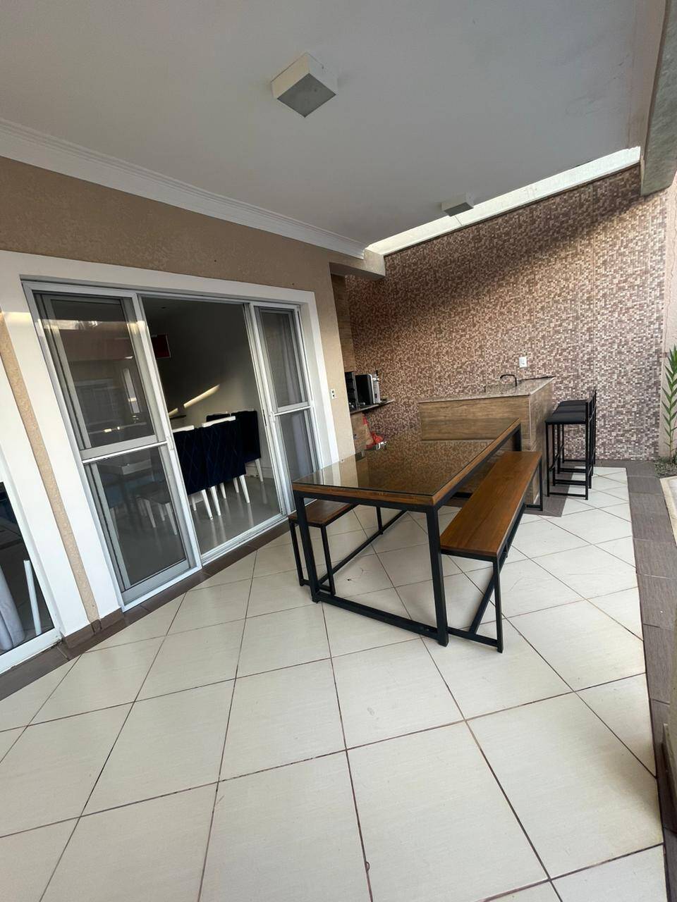 Casa à venda e aluguel com 3 quartos, 250m² - Foto 14