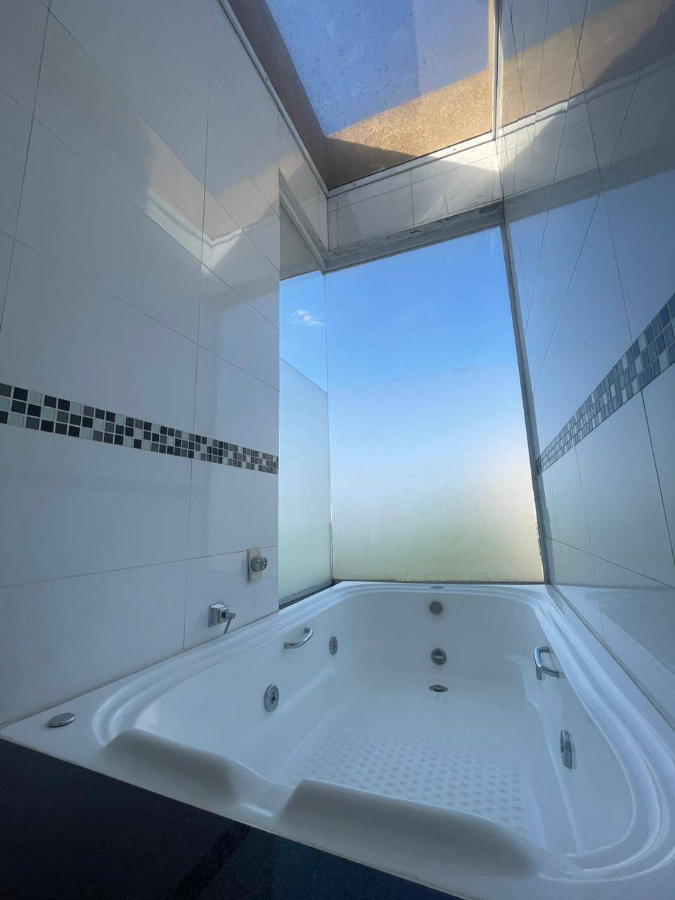 Casa à venda e aluguel com 3 quartos, 250m² - Foto 25